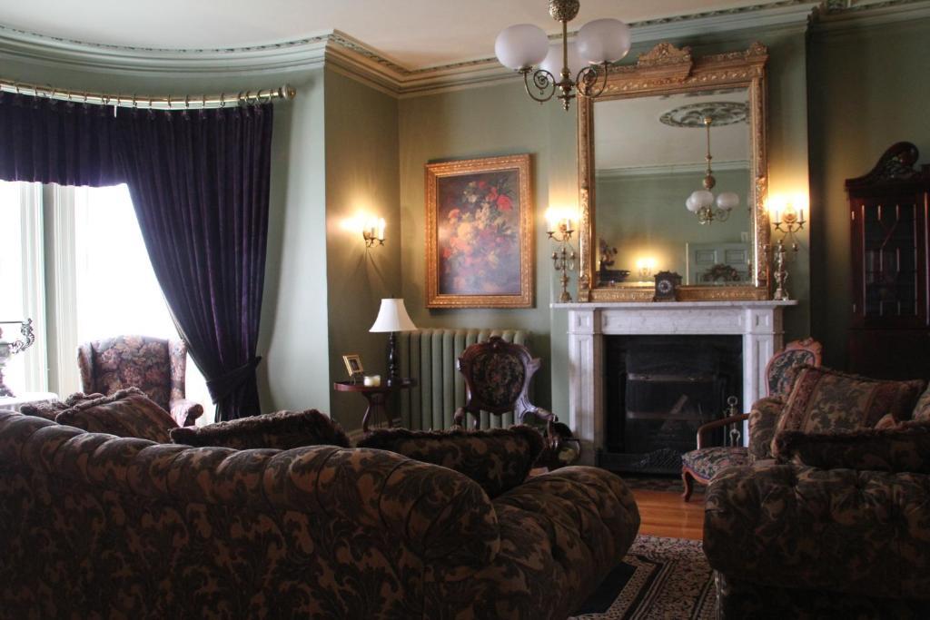 Fairholm Boutique Inns Шарлоттаун Екстер'єр фото