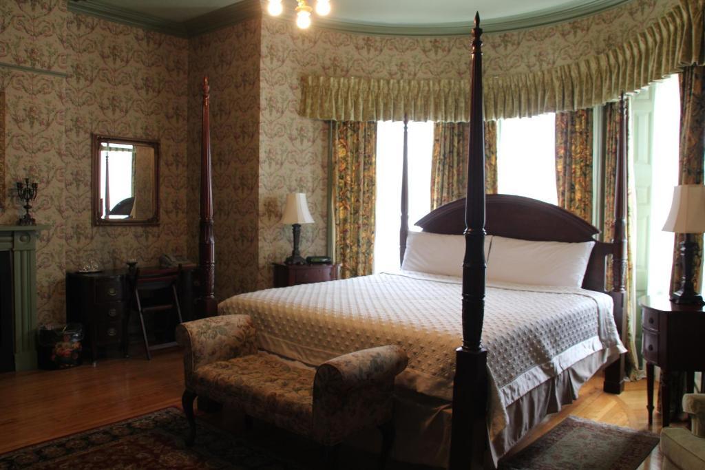 Fairholm Boutique Inns Шарлоттаун Номер фото