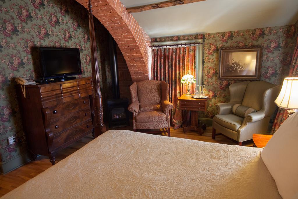 Fairholm Boutique Inns Шарлоттаун Екстер'єр фото