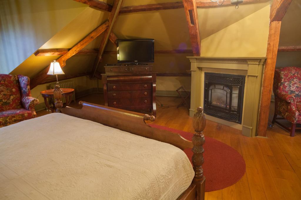 Fairholm Boutique Inns Шарлоттаун Екстер'єр фото