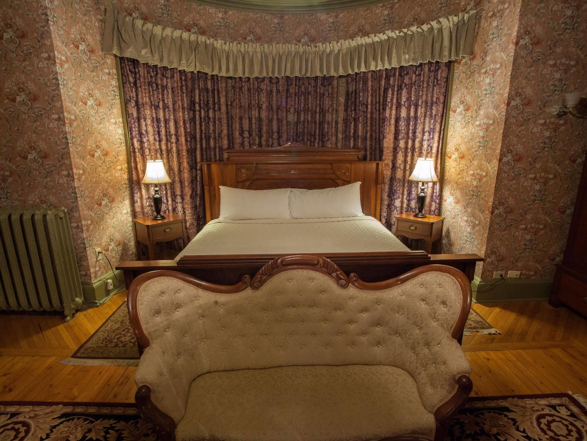 Fairholm Boutique Inns Шарлоттаун Екстер'єр фото