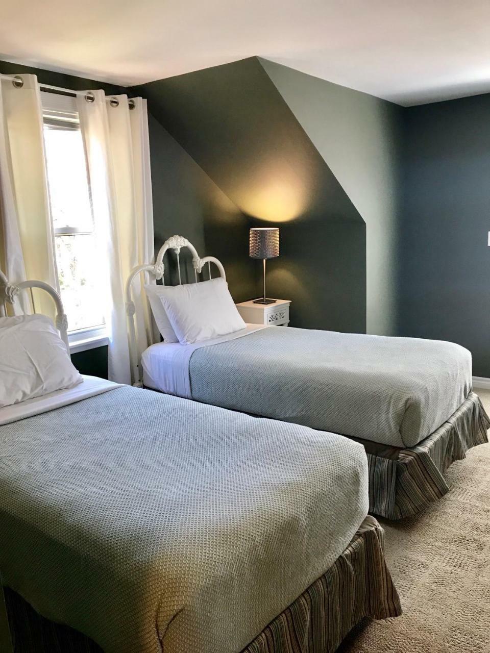Fairholm Boutique Inns Шарлоттаун Екстер'єр фото