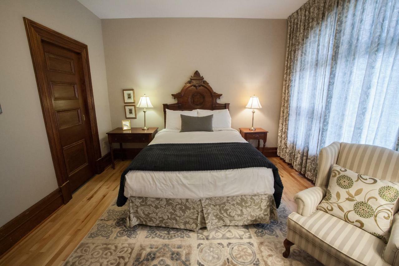 Fairholm Boutique Inns Шарлоттаун Екстер'єр фото
