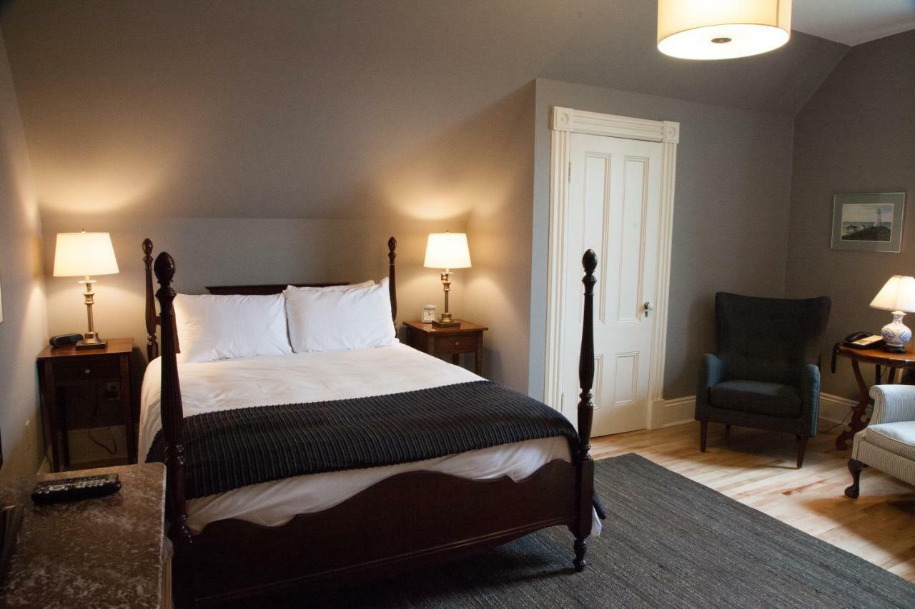 Fairholm Boutique Inns Шарлоттаун Екстер'єр фото